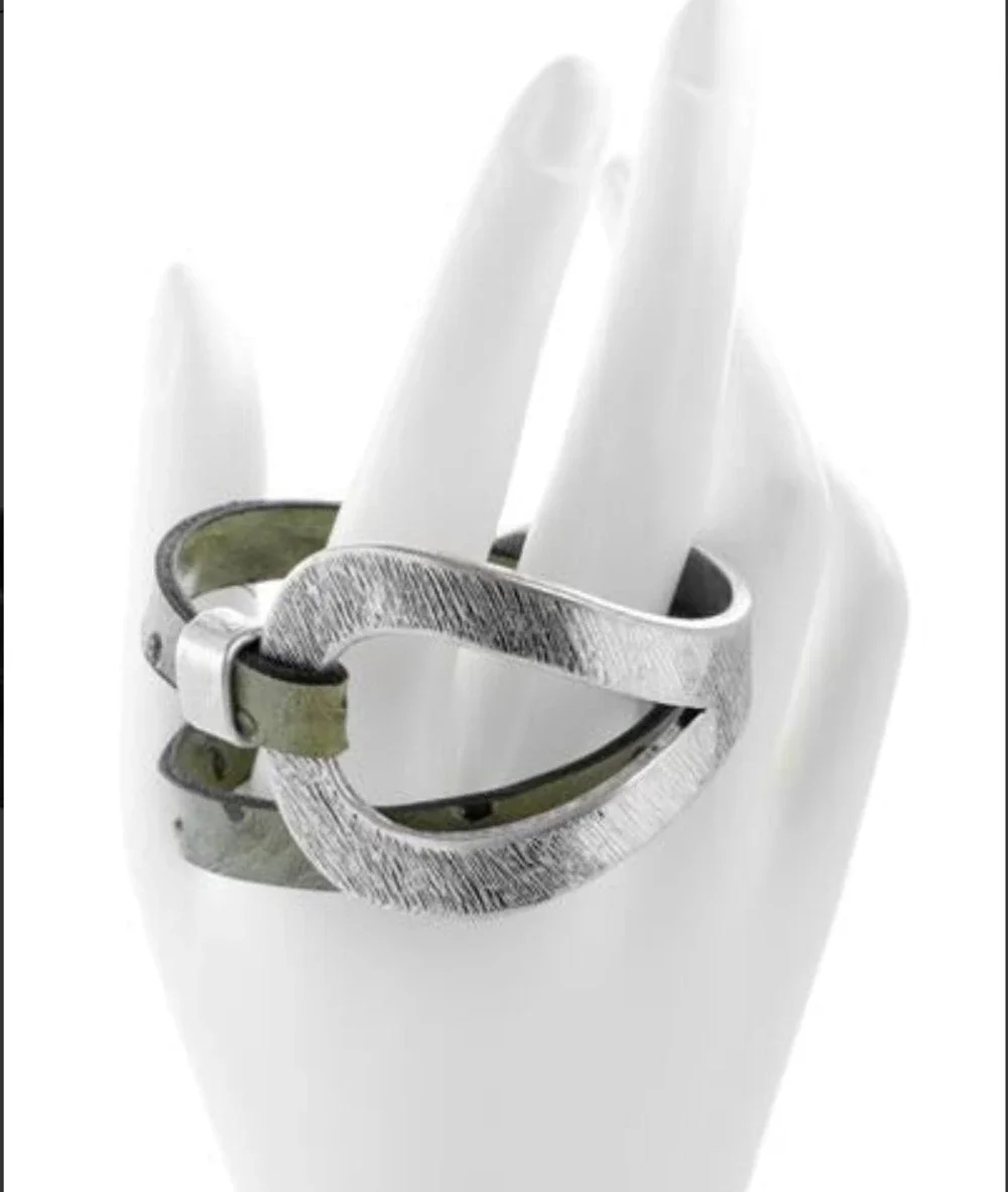 SA5 | Saachi Loop Bracelet | Green | One Size